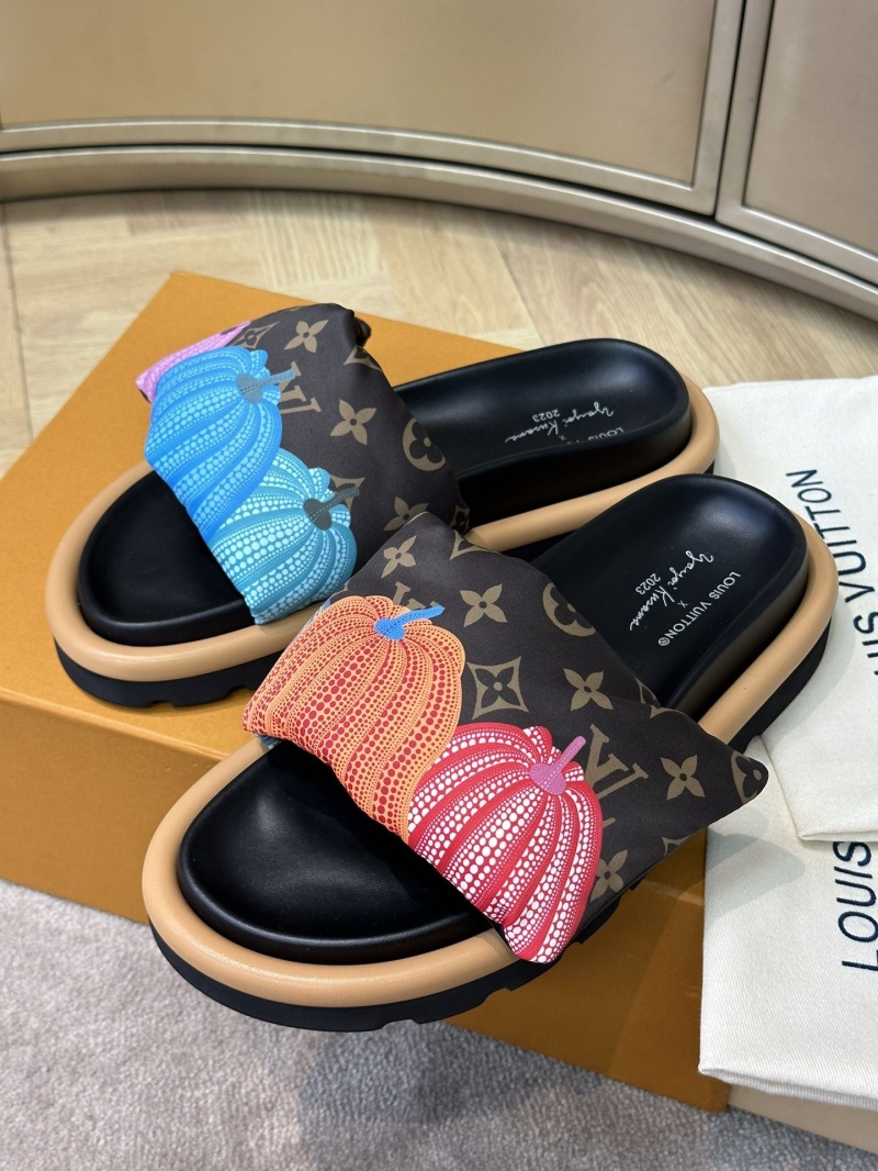 l0vis Vvtt0n slippers